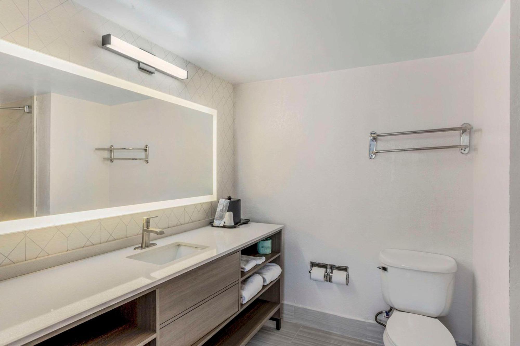 Comfort Inn&suites - Mt Laurel 2* Voorhees Township
